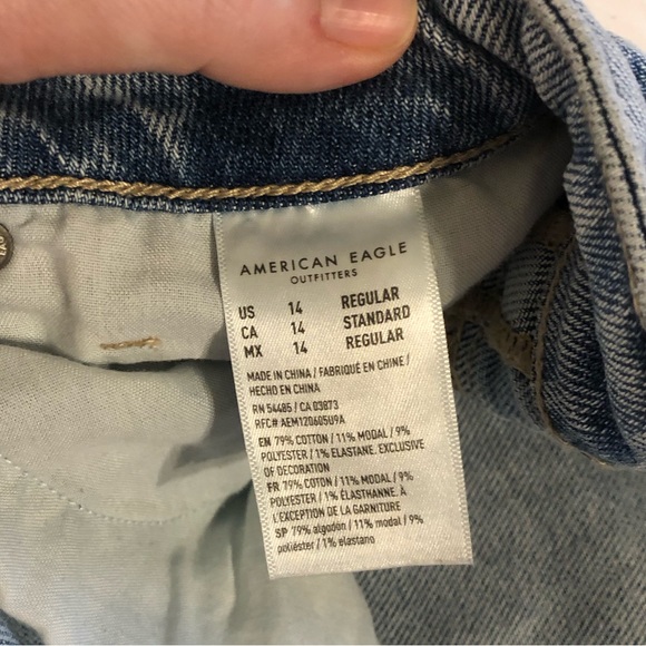 American Eagle Stretch Mom Straight Jean - Picture 3 of 5